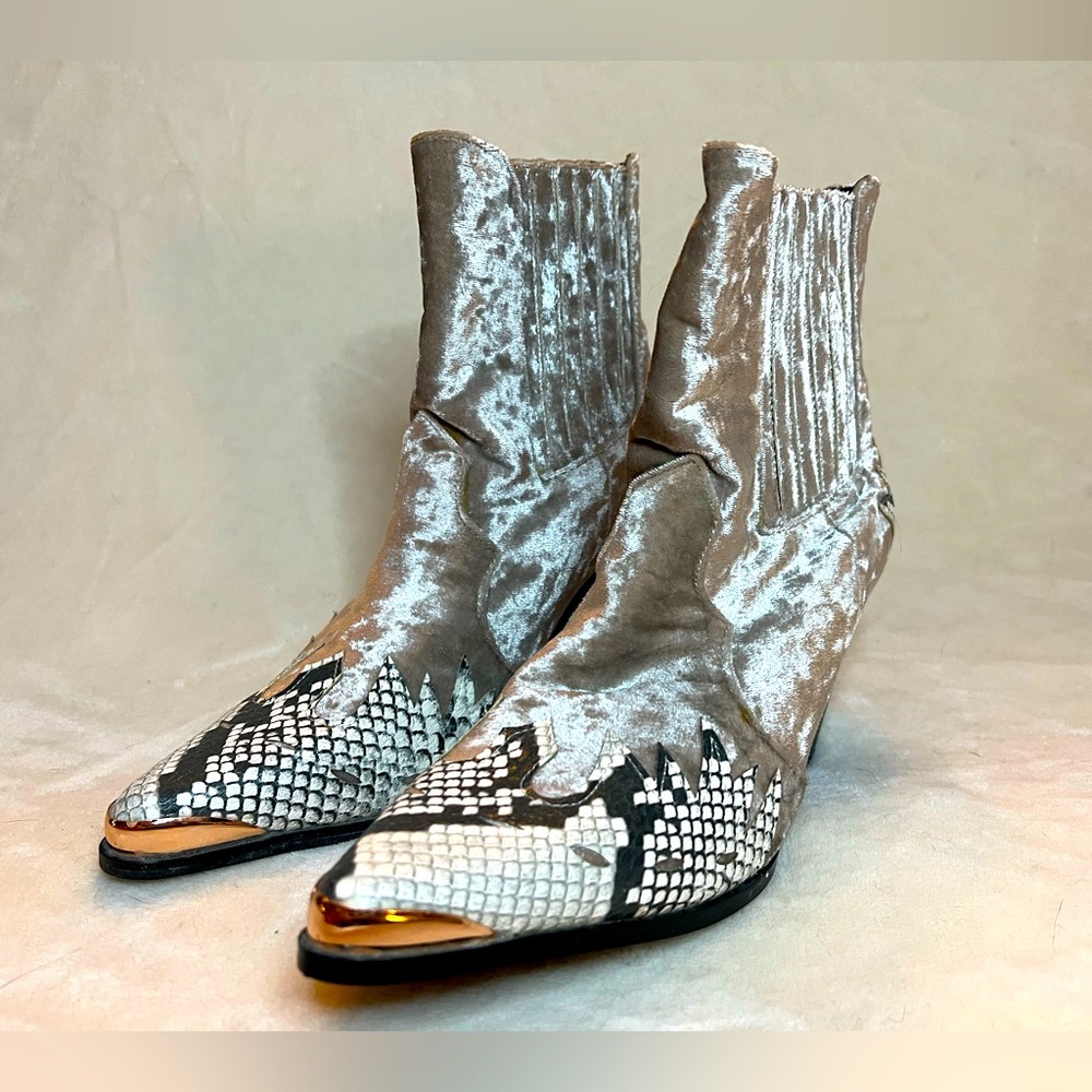 Cape Robbin Cowboy Boots - Size 10